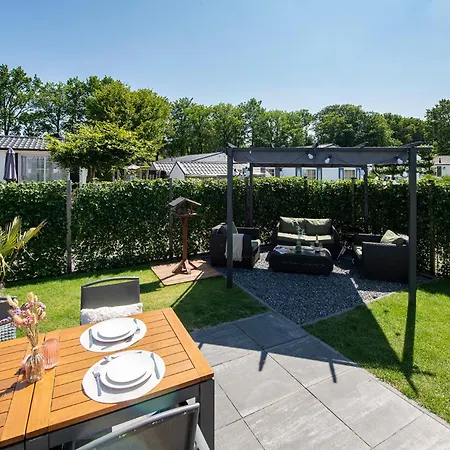 68, Stijlvol & Rustig Tuinverblijf Met Lounge & Airco! Nabij Efteling シャレー