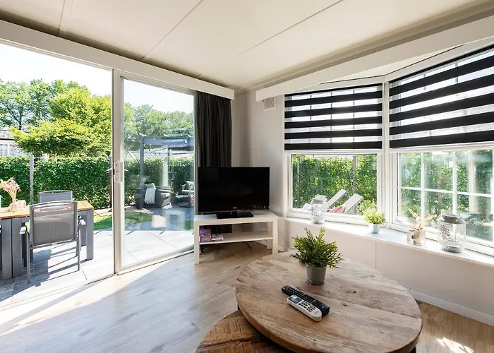 68, Stijlvol & Rustig Tuinverblijf Met Lounge & Airco! Nabij Efteling Σαλέ Oisterwijk