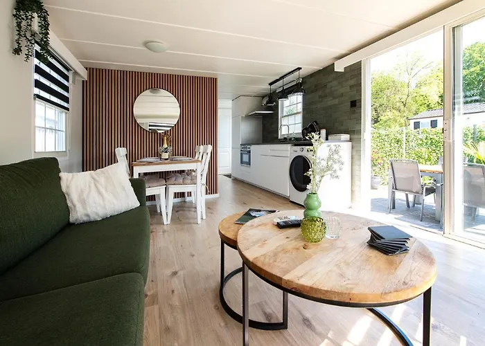 68, Stijlvol & Rustig Tuinverblijf Met Lounge & Airco! Nabij Efteling Chalet