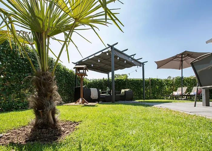 68, Stijlvol & Rustig Tuinverblijf Met Lounge & Airco! Nabij Efteling Chalet *