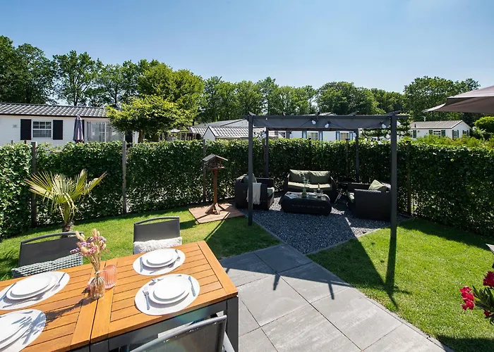 68, Stijlvol & Rustig Tuinverblijf Met Lounge & Airco! Nabij Efteling Chalet