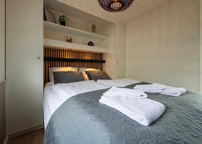 Chalet 68, Stijlvol & Rustig Tuinverblijf Met Lounge & Airco! Nabij Efteling Oisterwijk